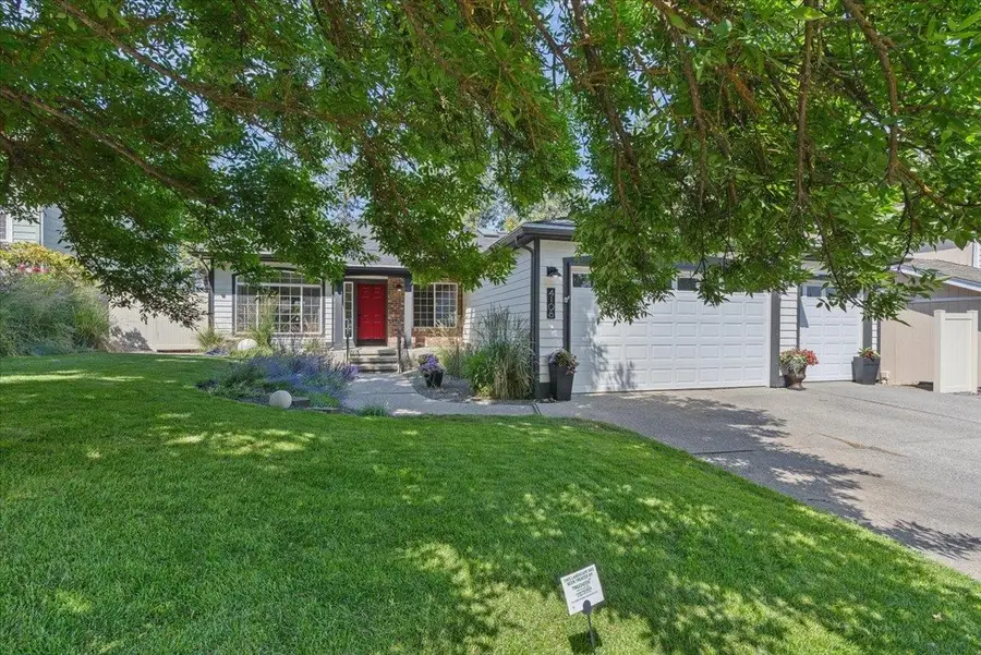 4108 S Greystone Ln, Spokane, WA 99223 - Image #2