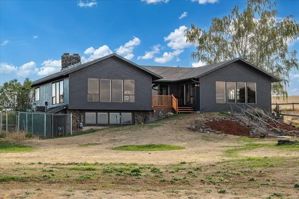 1112 E Jennings Rd, Spangle, WA 99031