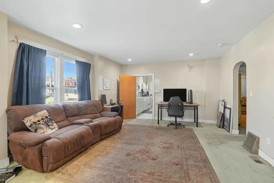 909 E Augusta Ave, Spokane, WA 99207 - Image #3