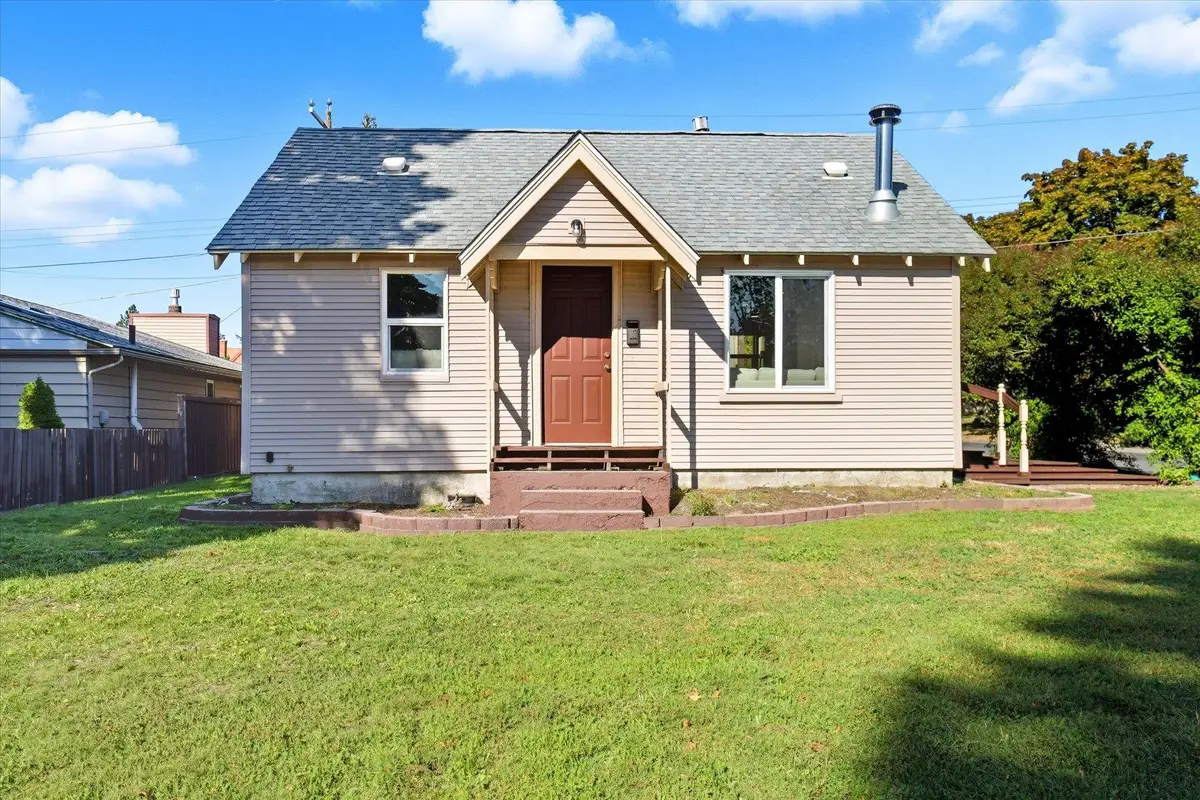 204 W Courtland Ave, Spokane, WA 99205 - Image #1