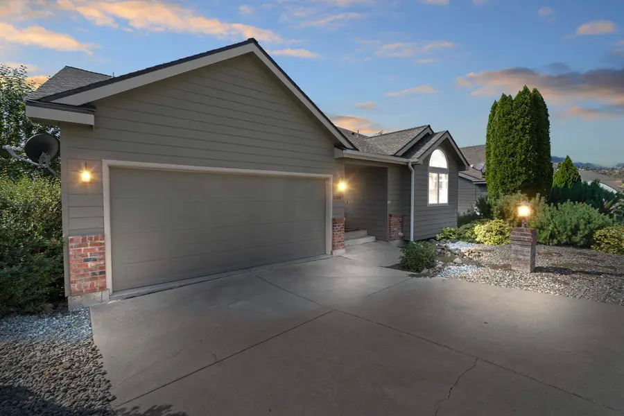 2106 E Turnberry Ln, Spokane, WA 99223 - Image #3