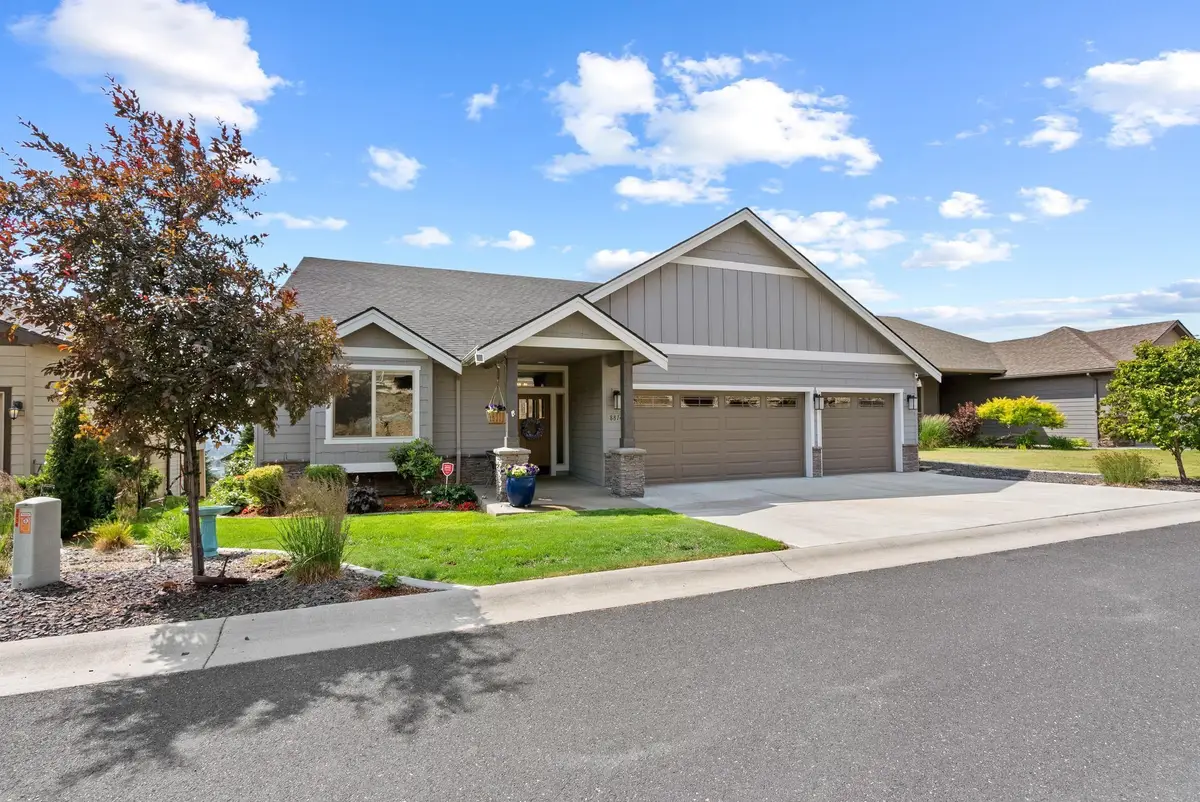 8814 E Clearview Ln, Spokane, WA 99217 - Image #1