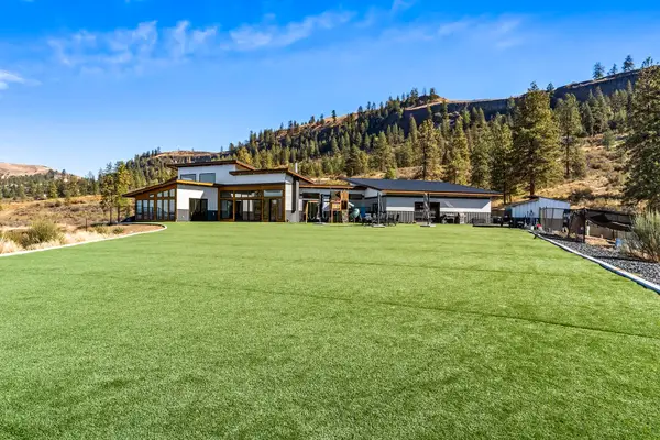 29249 E Rock Land Way, Seven Bays, WA 99122