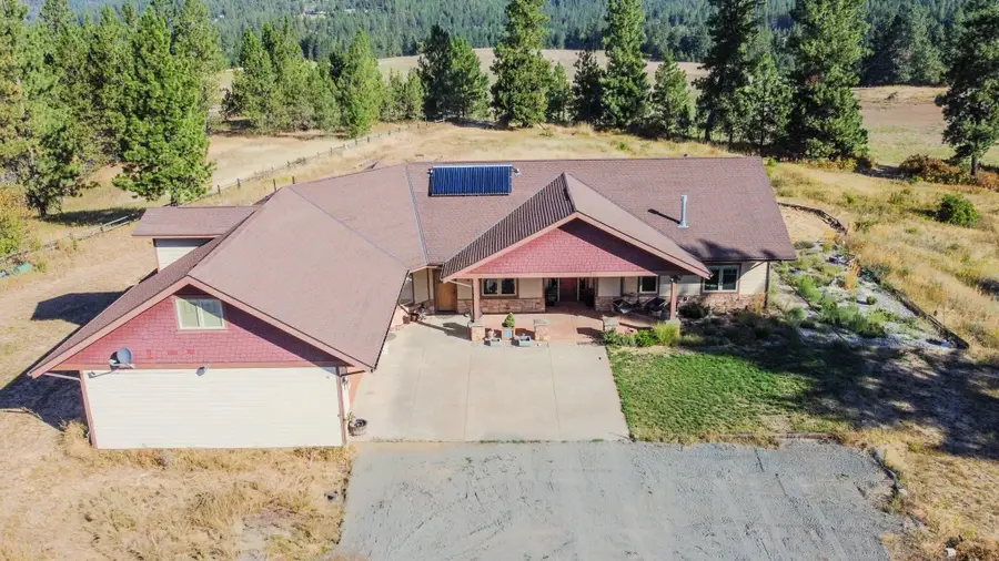 9724 S Darknell Rd, Valleyford, WA 99036 - Image #2