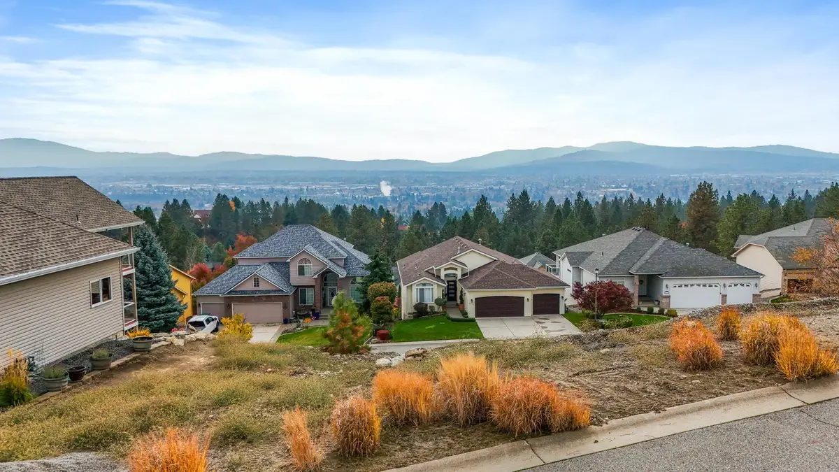 8430 E Blue Fox Ln, Spokane, WA 99217 - Image #1