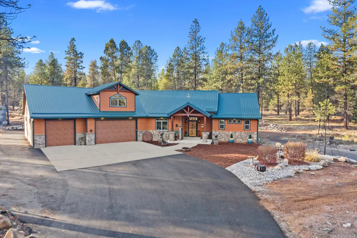 28615 N Milan Rd, Chattaroy, WA 99003 - Image #1