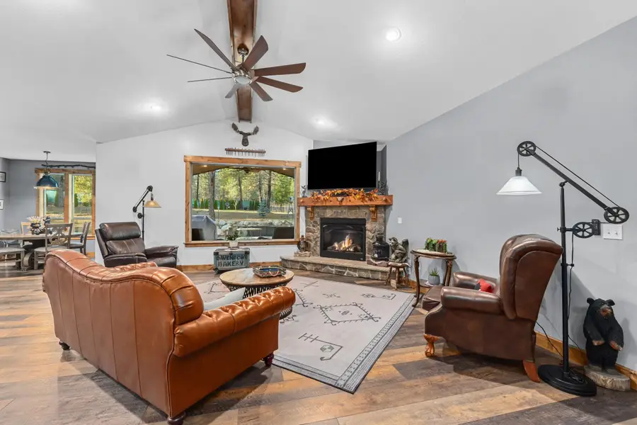 28615 N Milan Rd, Chattaroy, WA 99003 - Image #3