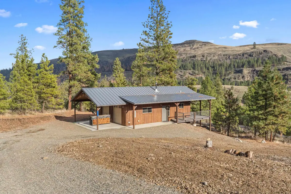 31741 E Ringneck Ln, Davenport, WA 99112 - Image #1