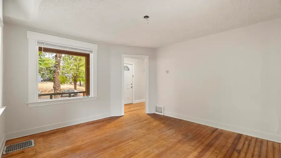 1130 W 11th Ave, Spokane, WA 99204 - #3