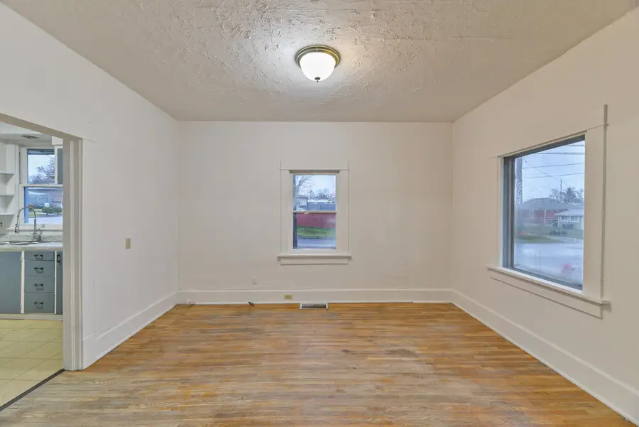 1329 E Gordon Ave, Spokane, WA 99207 - Image #3