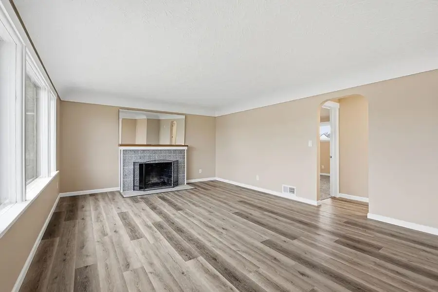 327 E Lacrosse Ave, Spokane, WA 99207 - Image #2