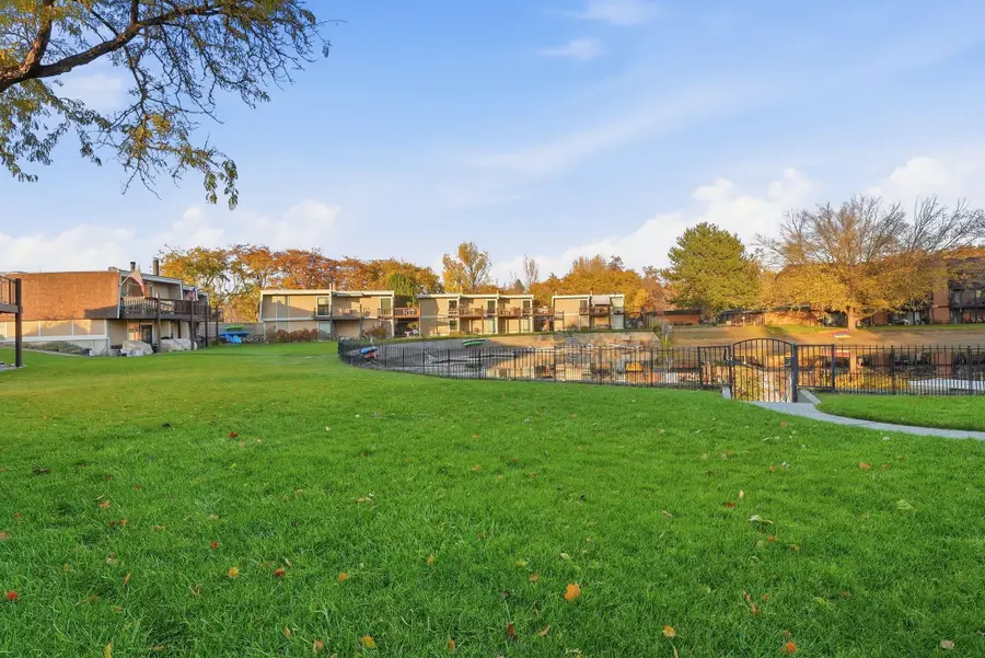 305 S Liberty Lake Rd #1, Liberty Lake, WA 99019 - Image #2