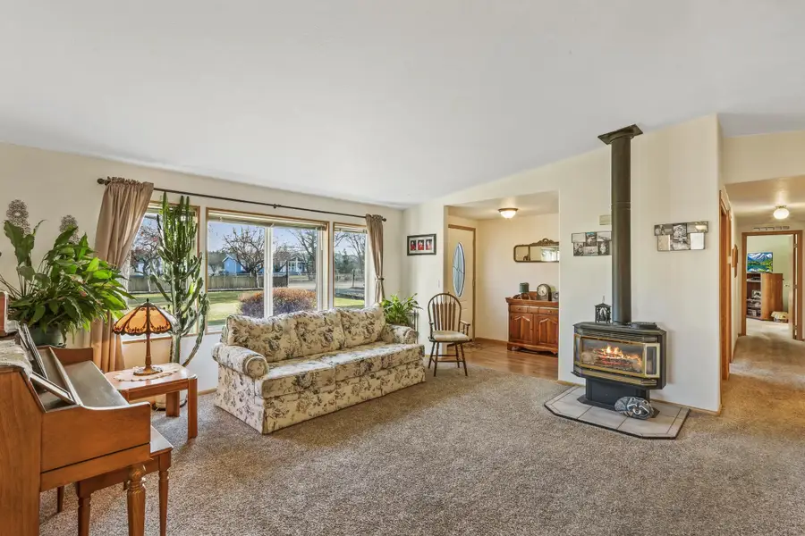 21905 N Chronicle Ln, Chattaroy, WA 99003 - Image #3