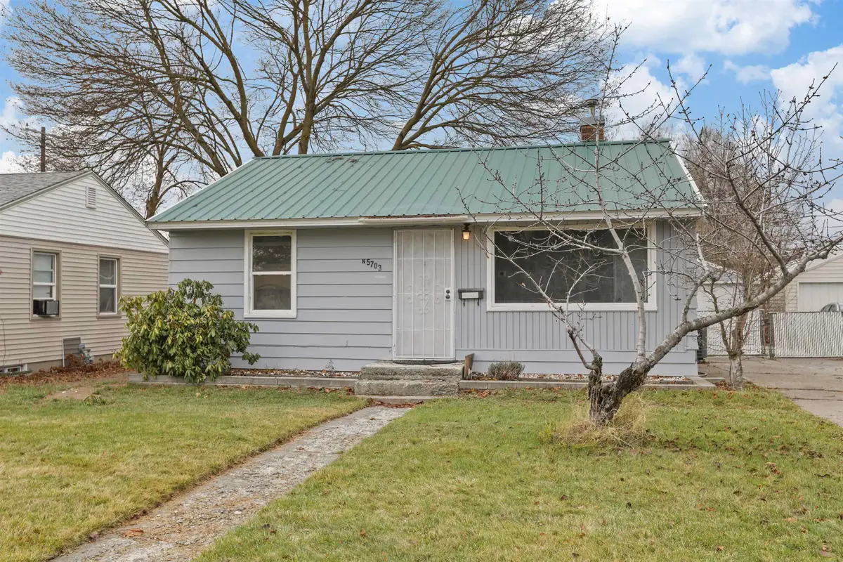 5703 N Alberta St, Spokane, WA 99205 - #1