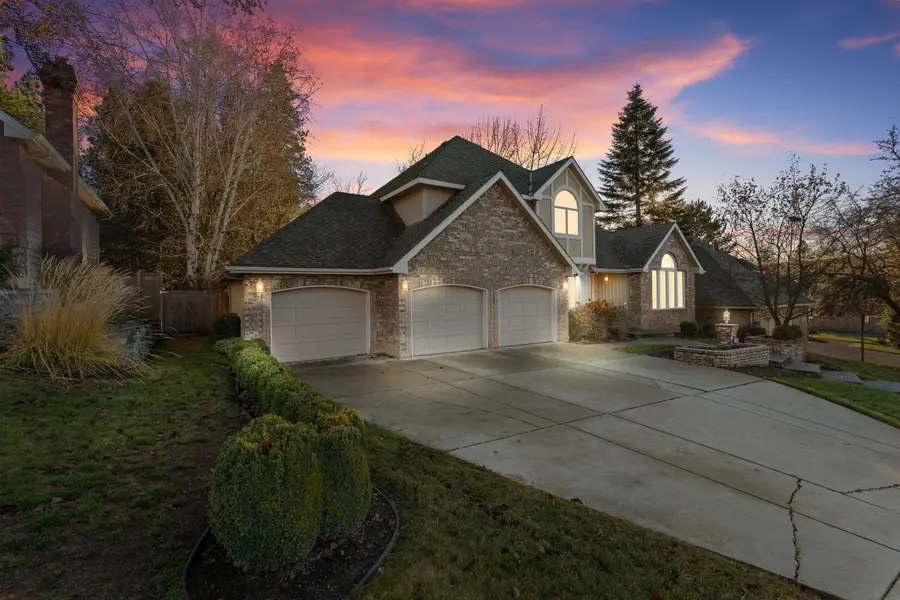 910 E Donegal Ave, Spokane, WA 99223 - #2