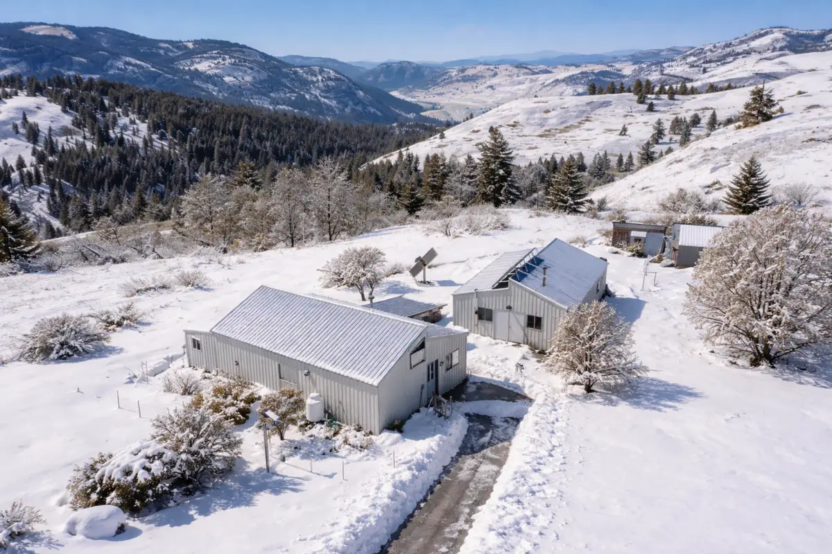 253 White Mountain Rd, Curlew, WA 99118 - Image #1