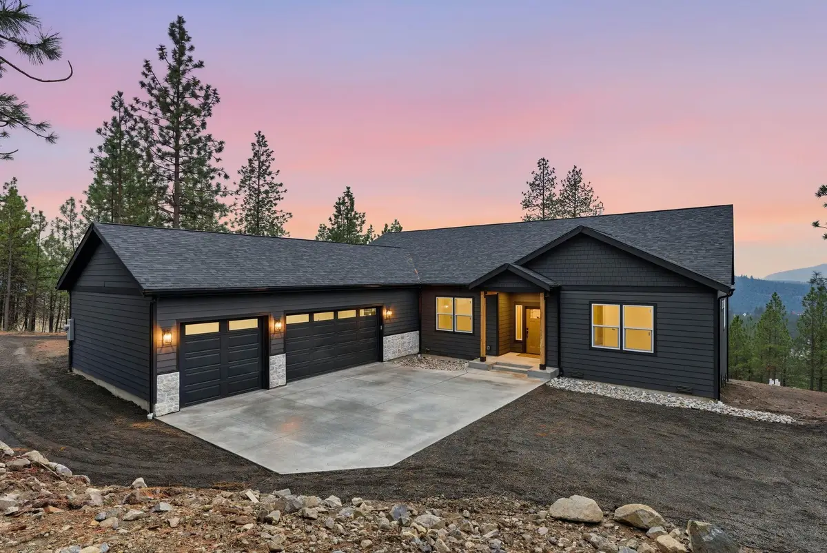 6520 B Pine Ridge Way, Nine Mile Falls, WA 99026 - Image #1