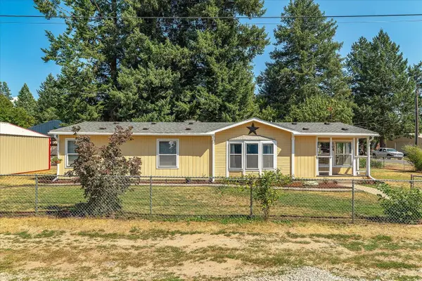 104 N Stevens Ave, Deer Park, WA 99006