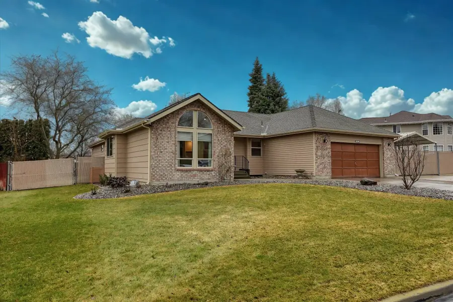 6111 W Ridgecrest Dr, Spokane, WA 99208 - Image #2