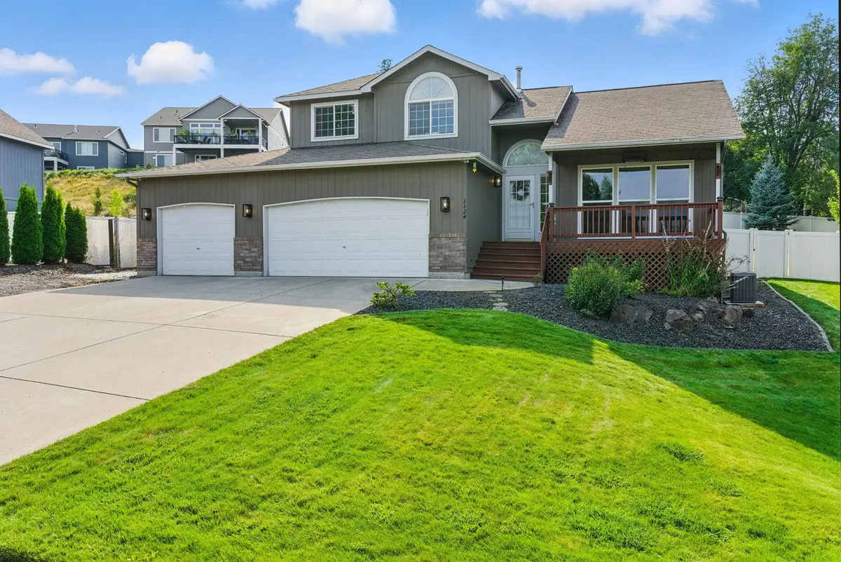 1124 Moen Rd, Greenacres, WA 99016 - Image #1
