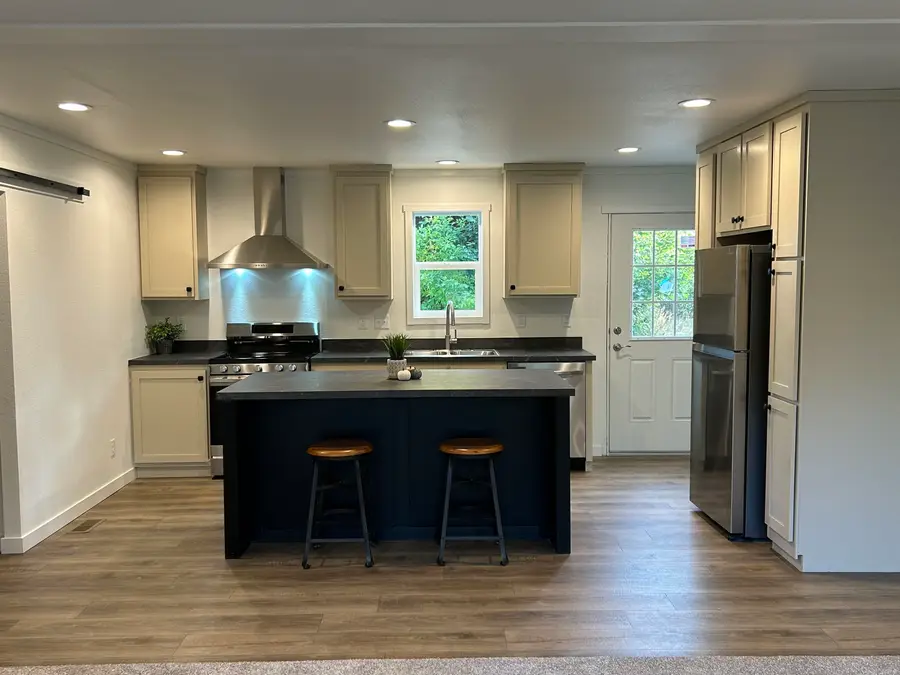 301 S 3rd St, Chewelah, WA 99109 - Image #2