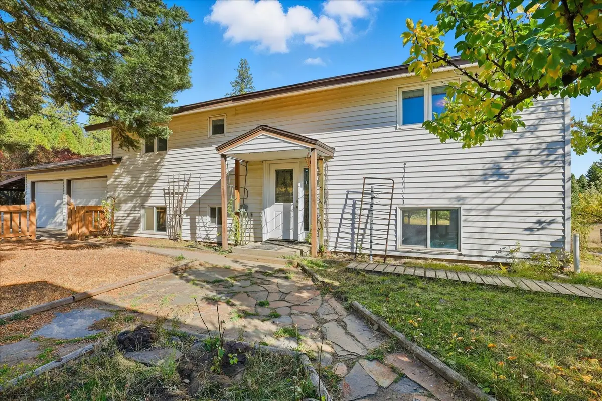 8920 E Schwachtgen Branch Rd, Chattaroy, WA 99003 - Image #1