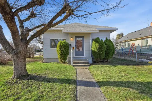3303 N Stone St, Spokane, WA 99207