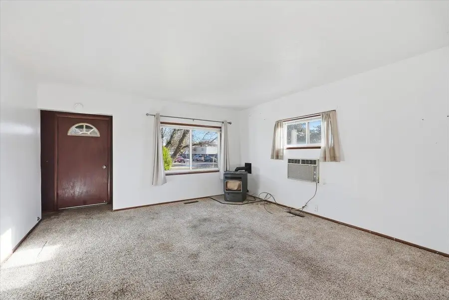 3303 N Stone St, Spokane, WA 99207 - Image #3