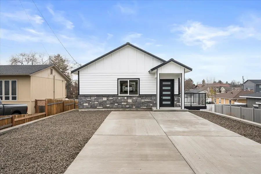 327 N Bannen Rd, Spokane Valley, WA 99216 - Image #3