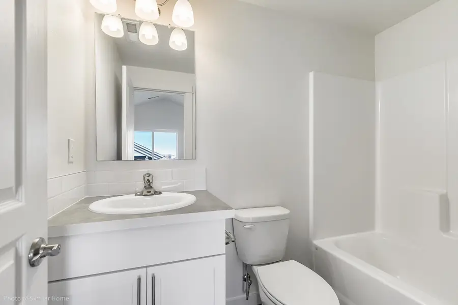 418 N Viewmont Ct, Greenacres, WA 99016 - Image #2