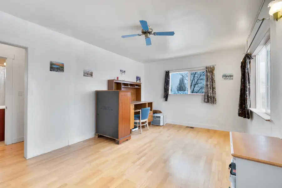 204 E 4th Ave, Odessa, WA 99159 - Image #2