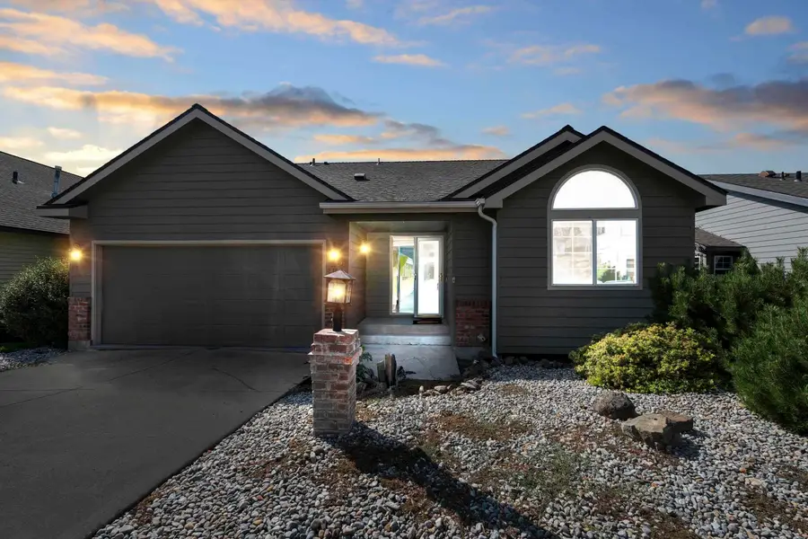 2106 E Turnberry Ln, Spokane, WA 99223 - Image #2