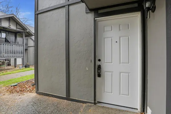 102 E Weile Ave, Spokane, WA 99208