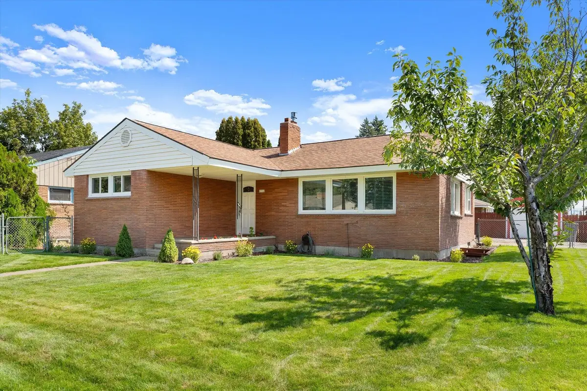 2502 N Ella Rd, Spokane, WA 99212 - #1