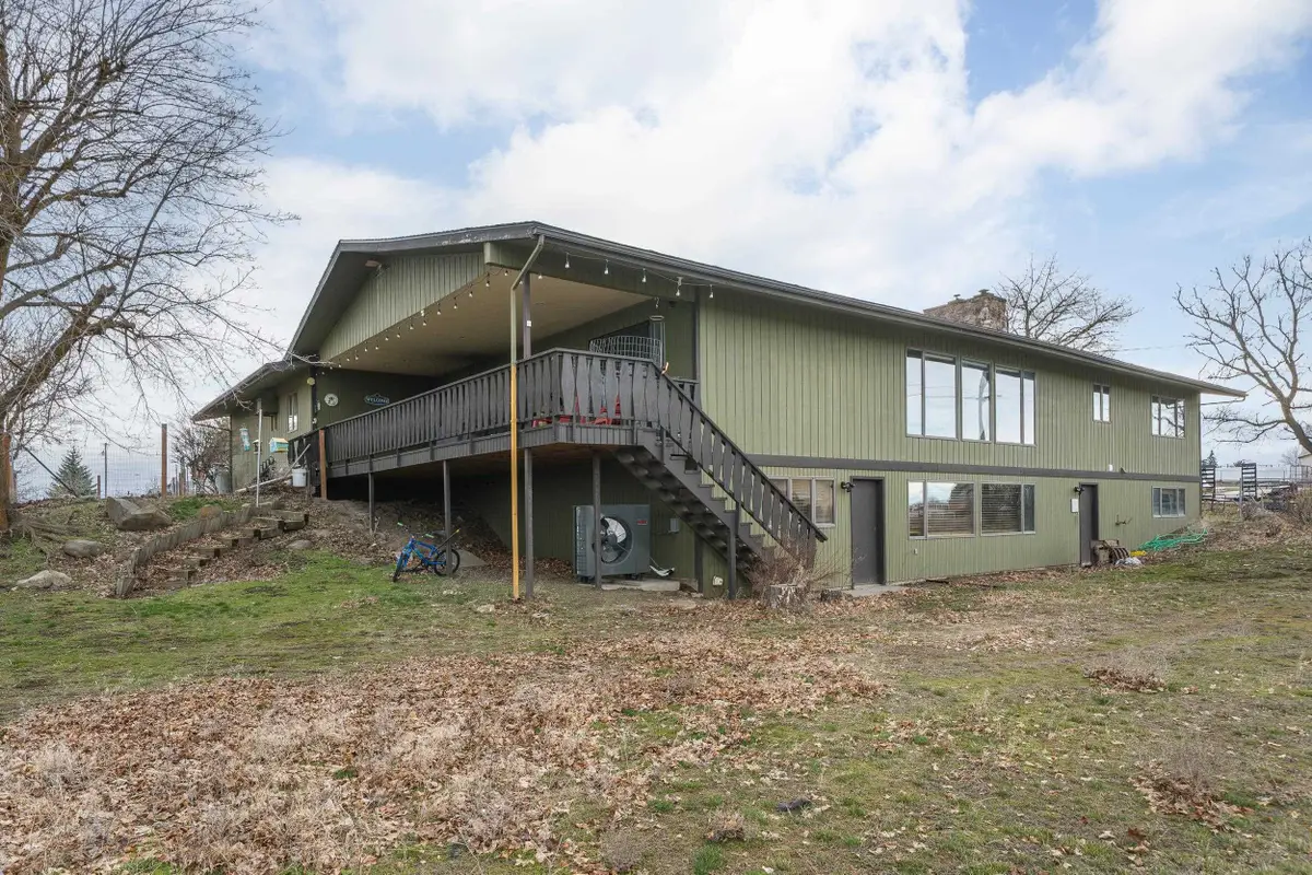 313 SE Trinity Ave, Wilbur, WA 99185 - #1