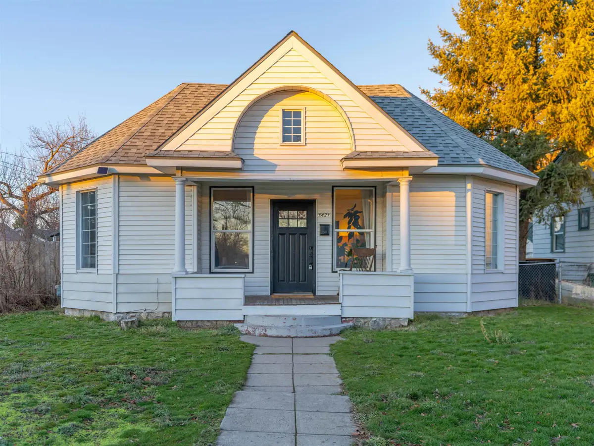 1421 E Carlisle Ave, Spokane, WA 99207 - Image #1
