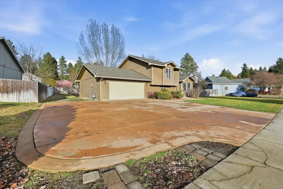 305 E Midway Rd, Colbert, WA 99005 - Image #2