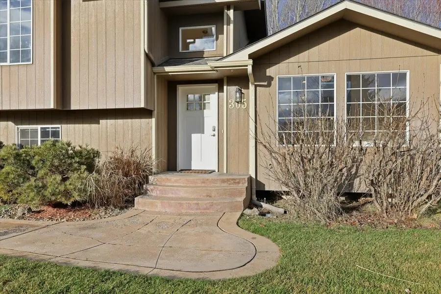 305 E Midway Rd, Colbert, WA 99005 - Image #3