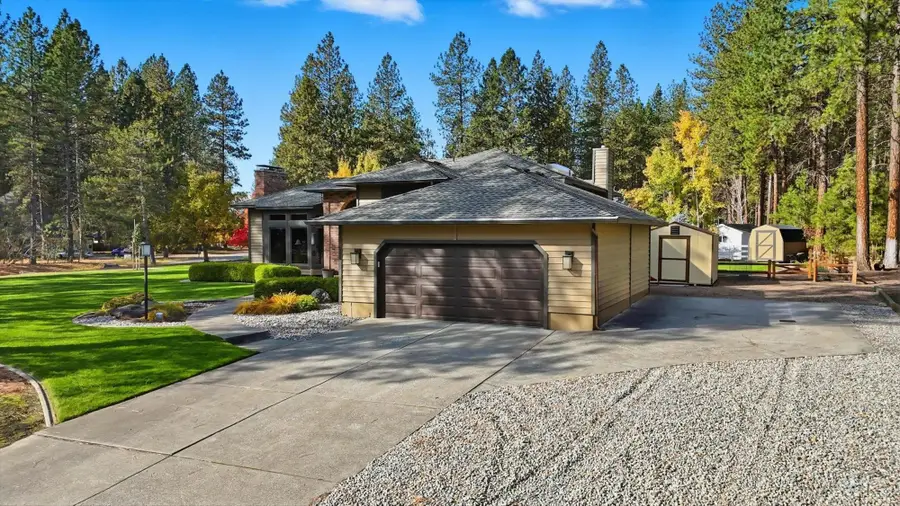 17401 N Brookside Ln, Colbert, WA 99005 - Image #2