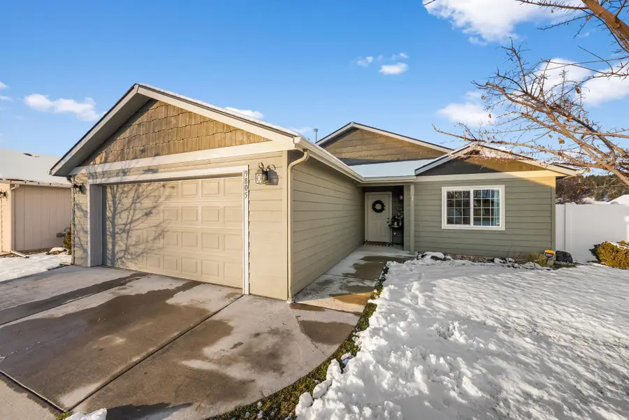 9805 E Hoffman Ct, Spokane Valley, WA 99206 - Image #2