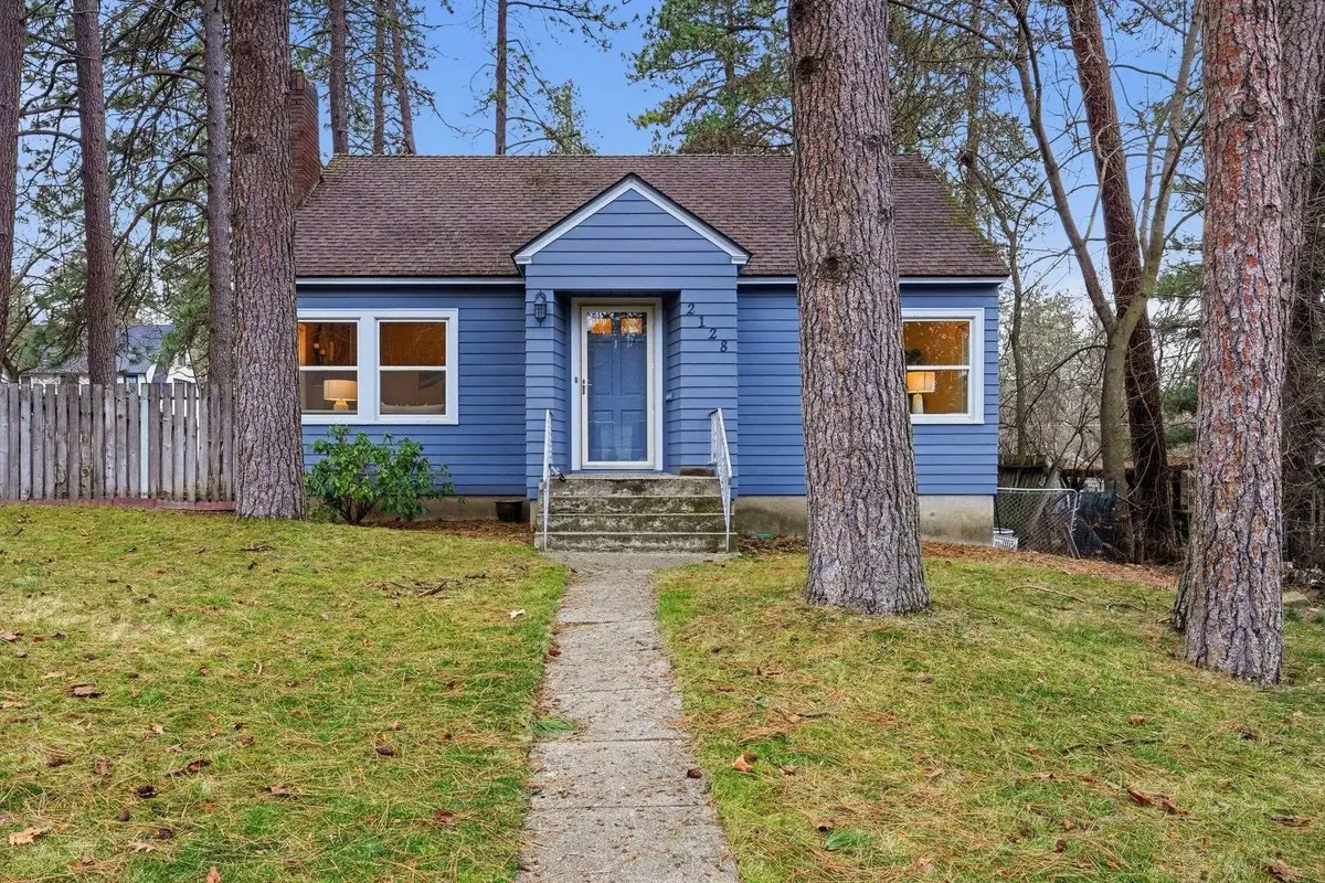 2128 S Post St, Spokane, WA 99203 - Image #1