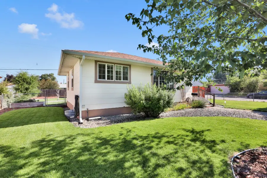 1529 E Bismarck Ave, Spokane, WA 99208 - Image #3