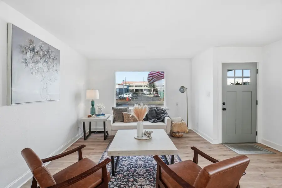 18 E Hoffman Ave, Spokane, WA 99207 - Image #2