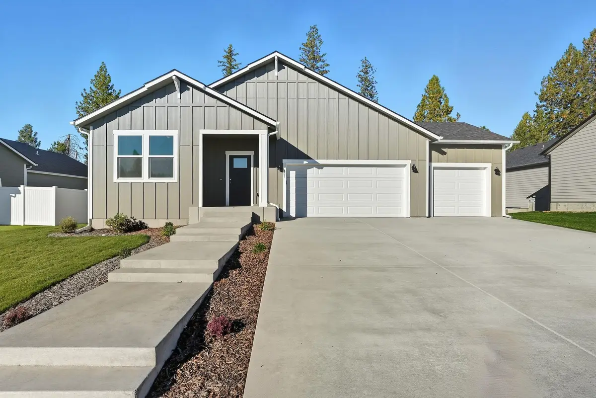 407 N Arcadia Ave, Deer Park, WA 99006 - Image #1
