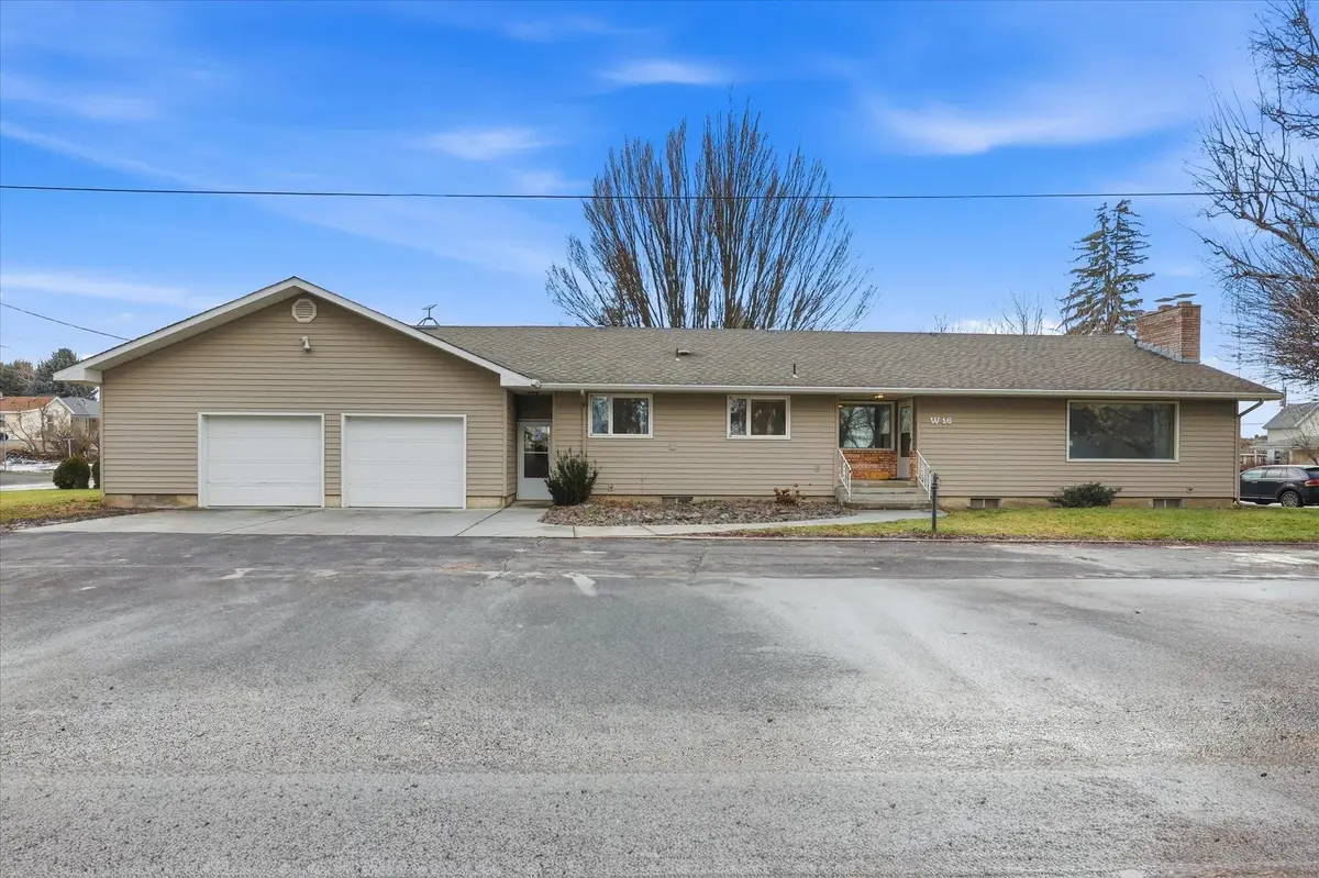 16 W Douglas St, Harrington, WA 99134 - Image #1