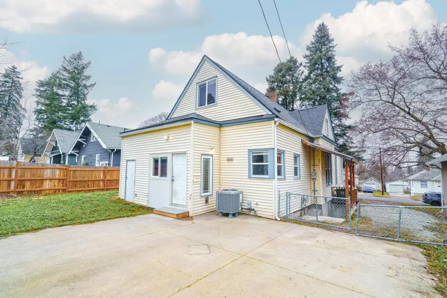 1106 E 13th Ave, Spokane, WA 99202 - Image #2