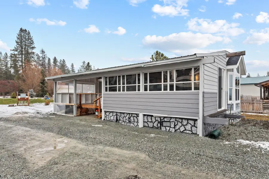1071 Lenora Dr, Usk, WA 99180 - Image #3