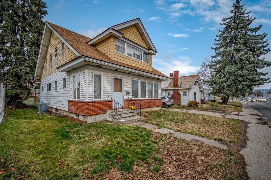 1643 E Wellesley Ave, Spokane, WA 99207 - Image #2
