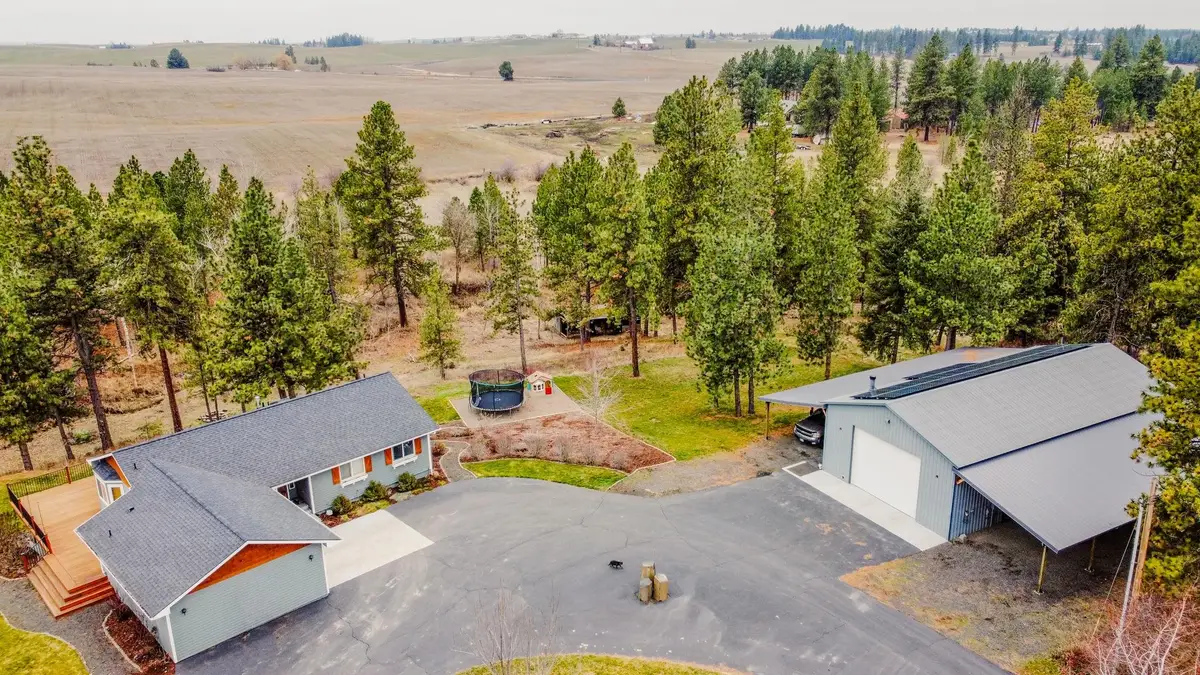 14420 E Meadows Rd, Mica, WA 99023 - Image #1