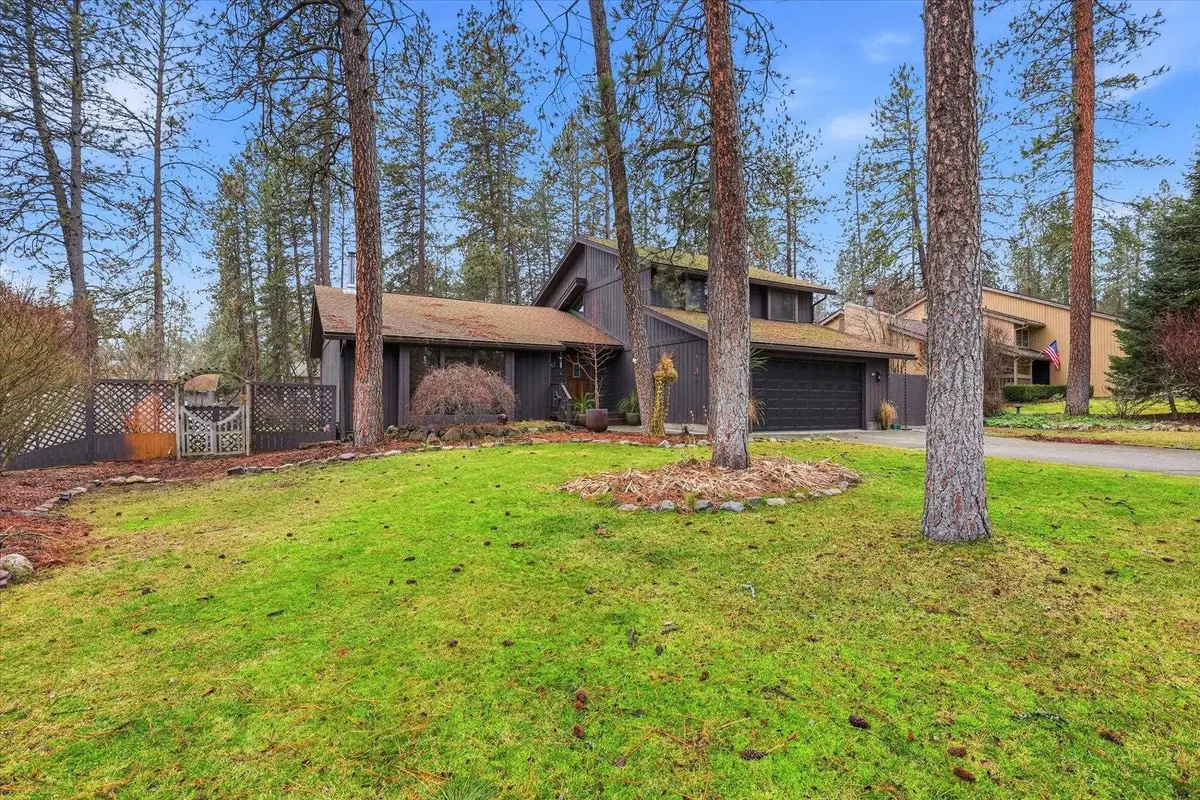 910 E Timberwood Cir, Spokane, WA 99208 - Image #1